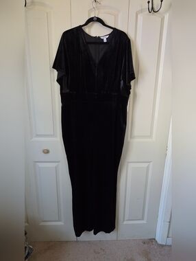 Black Velvet V-Neck Maxi Dress